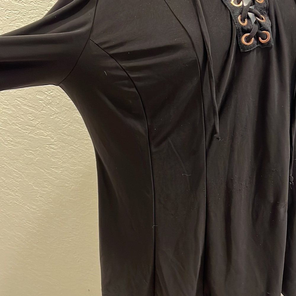 Sami & Jo black v neck lace up grommet long sleeve stretchy top - Picture 4 of 5